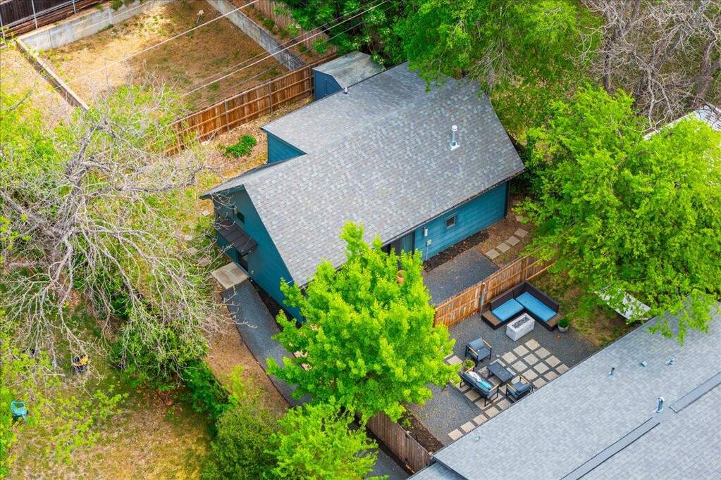4 Bedroom Single Family Home/House's Image 32