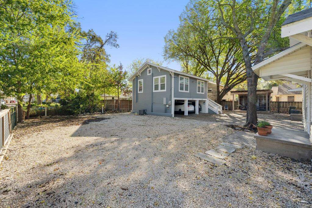 5 Bedroom Multi Unit's Image 21