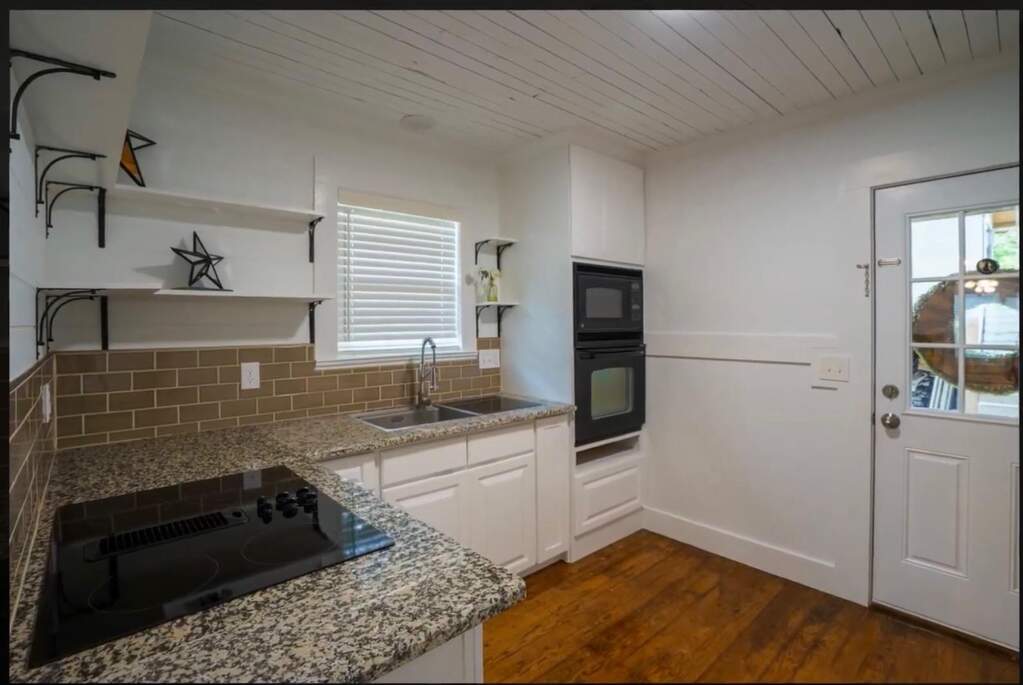 5 Bedroom Multi Unit's Image 31