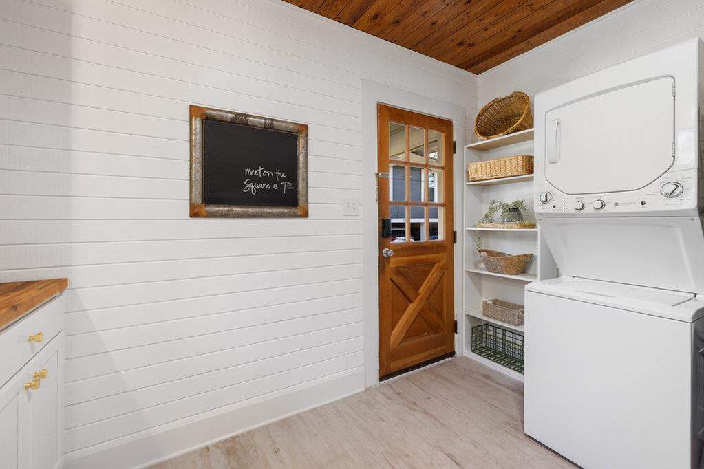 5 Bedroom Multi Unit's Image 4