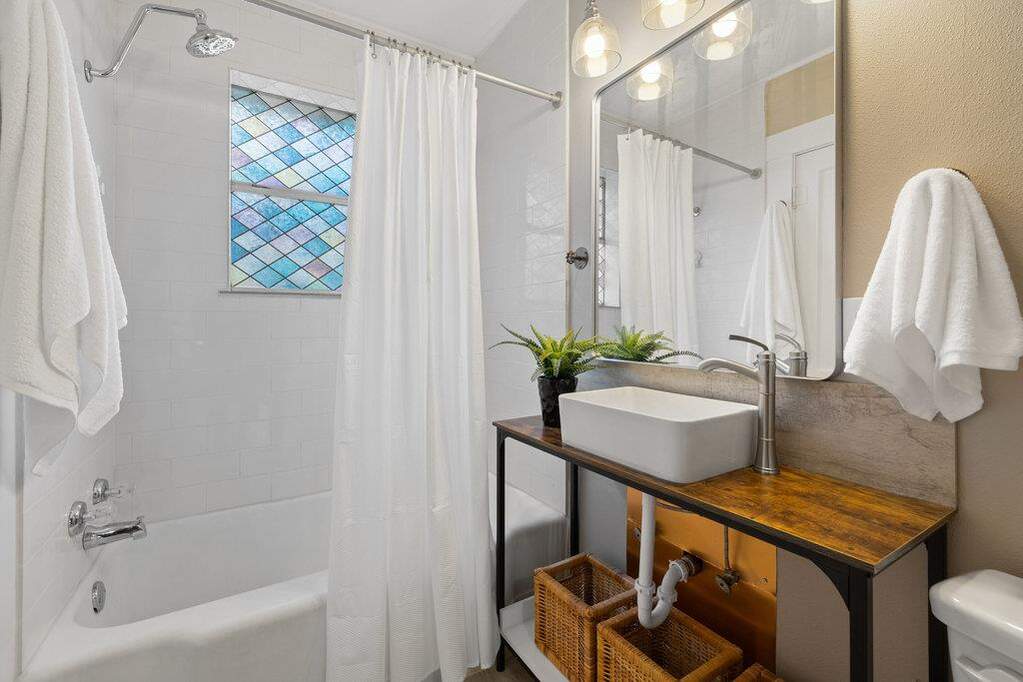 5 Bedroom Multi Unit's Image 5