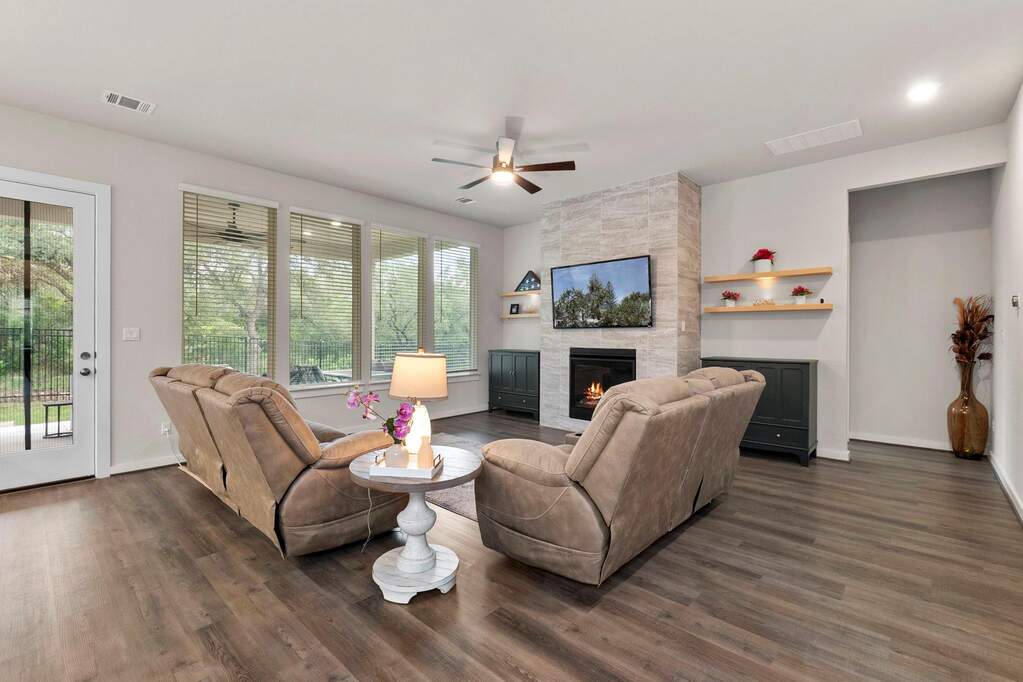 4 Bedroom Single Family Home/House's Image 7