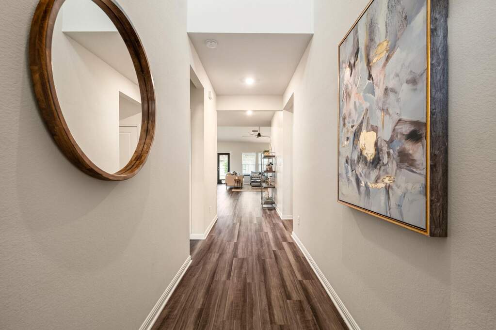 5 Bedroom Single Family Home/House's Image 7