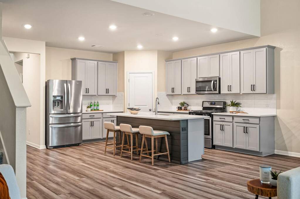 5 Bedroom Single Family Home/House's Image 12