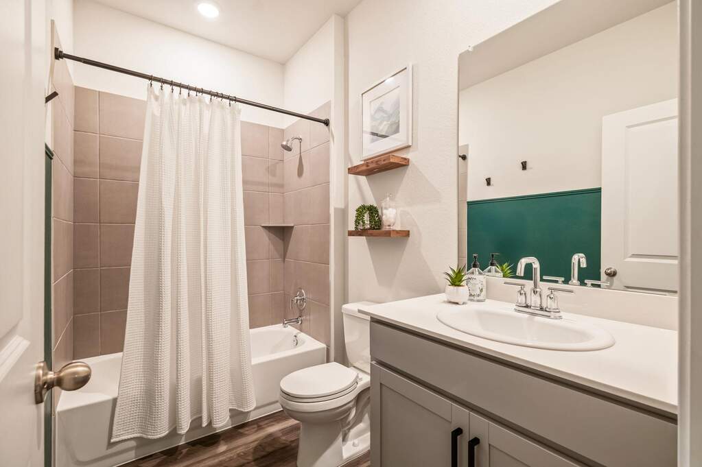 5 Bedroom Single Family Home/House's Image 24