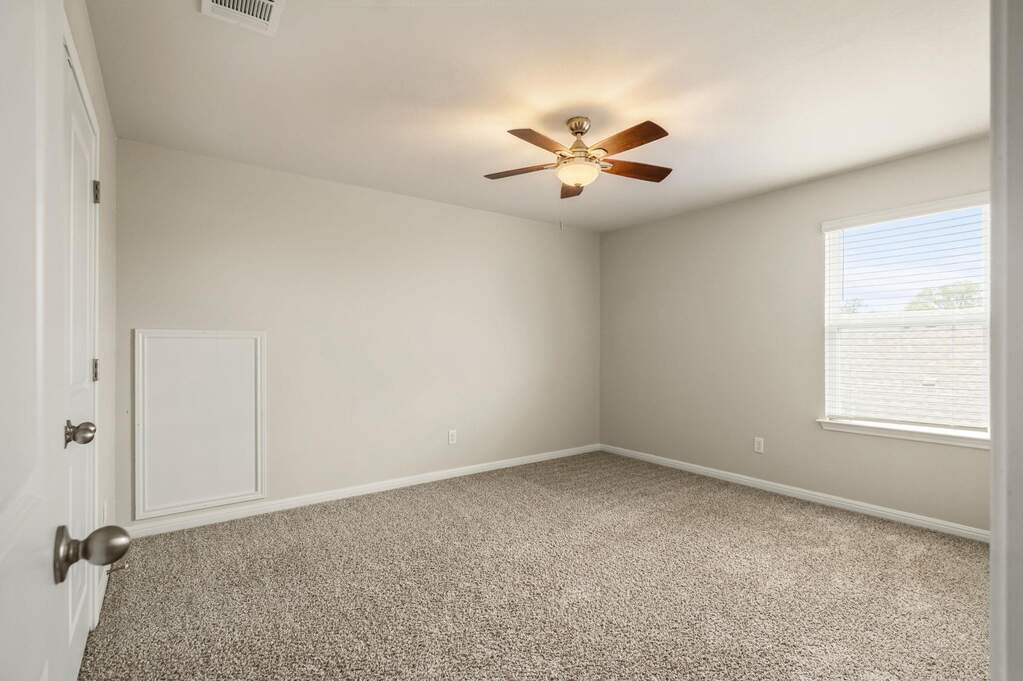 5 Bedroom Single Family Home/House's Image 28