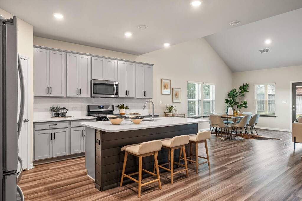 Featuring energy efficient appliances, gas cooking & tons of storage