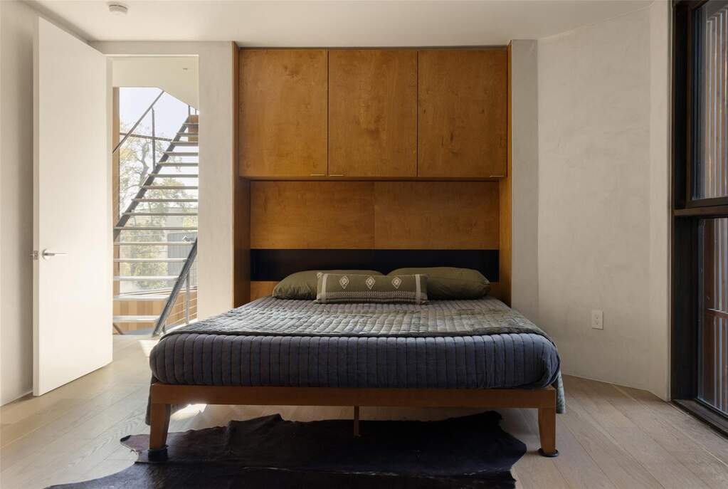 3 Bedroom Single Family Home/House's Image 14