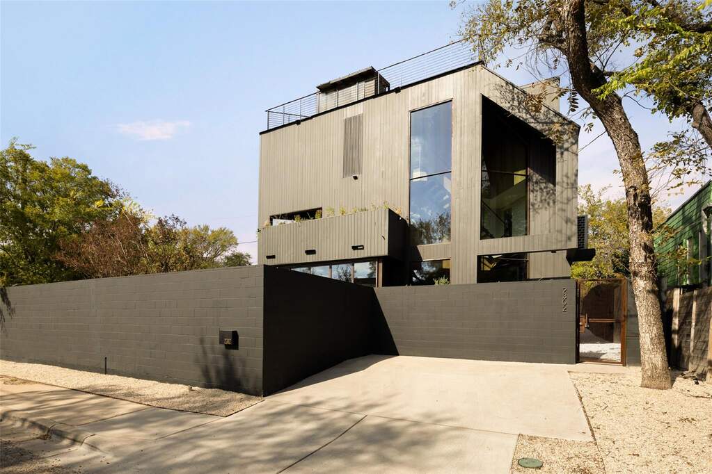 3 Bedroom Single Family Home/House's Image 17
