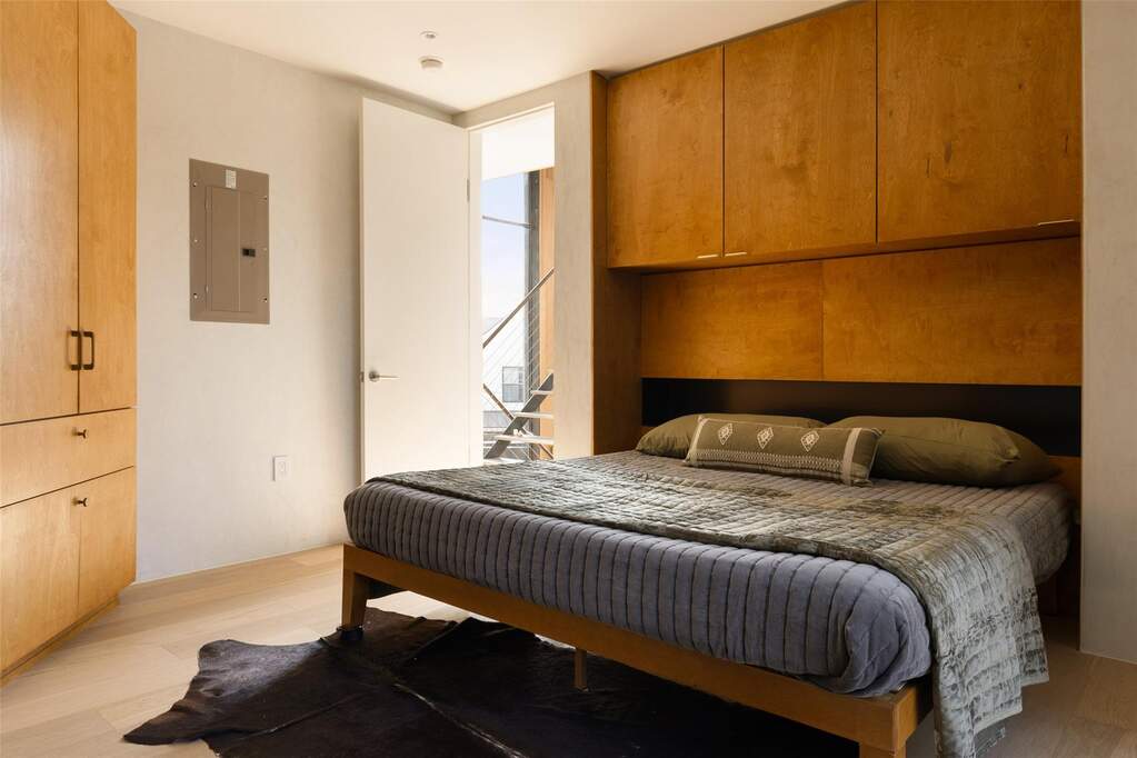 3 Bedroom Single Family Home/House's Image 27