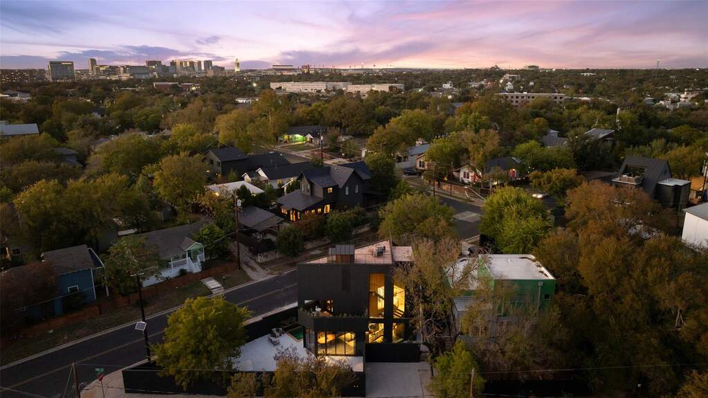 3 Bedroom Single Family Home/House's Image 37