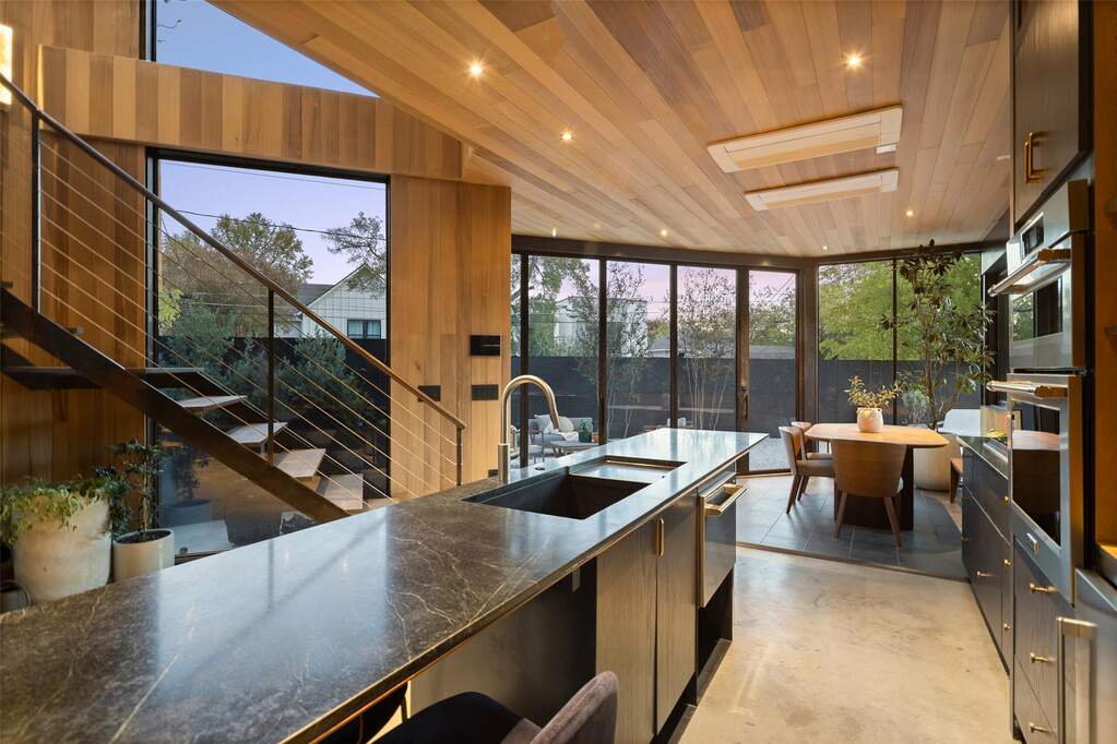 3 Bedroom Single Family Home/House's Image 6