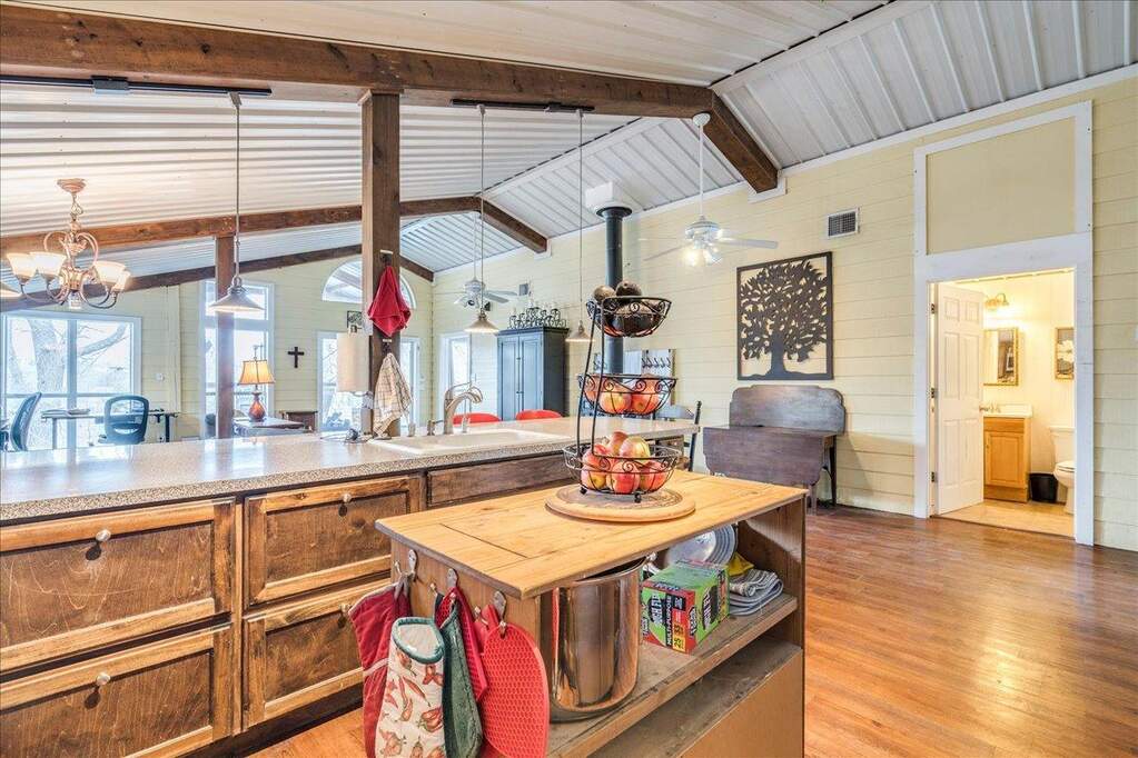 3 Bedroom Single Family Home/House's Image 12