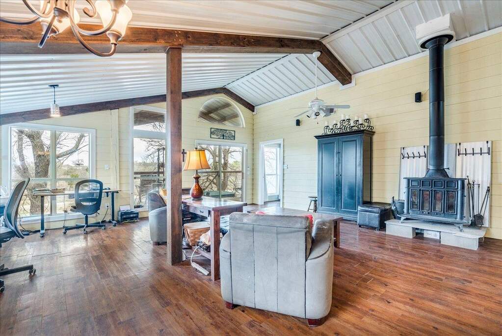 3 Bedroom Single Family Home/House's Image 14