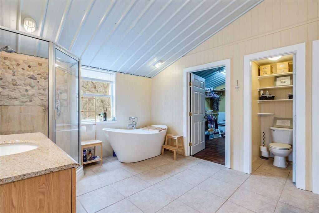 3 Bedroom Single Family Home/House's Image 17