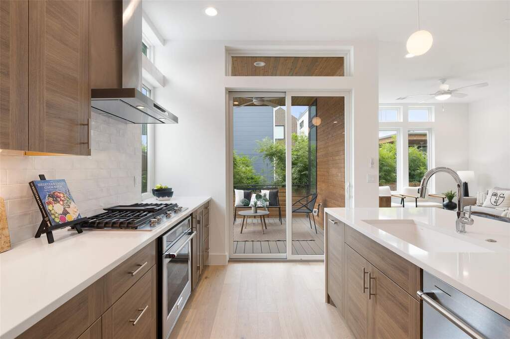 3 Bedroom Single Family Home/House's Image 8