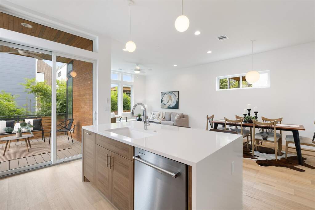 3 Bedroom Single Family Home/House's Image 9