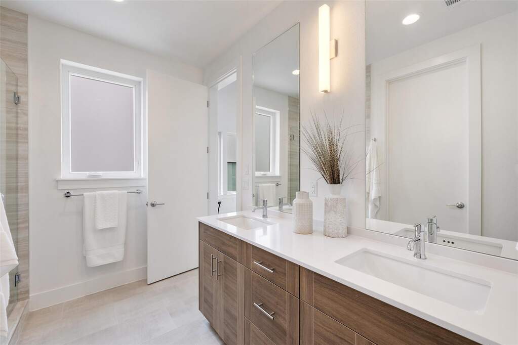3 Bedroom Single Family Home/House's Image 16