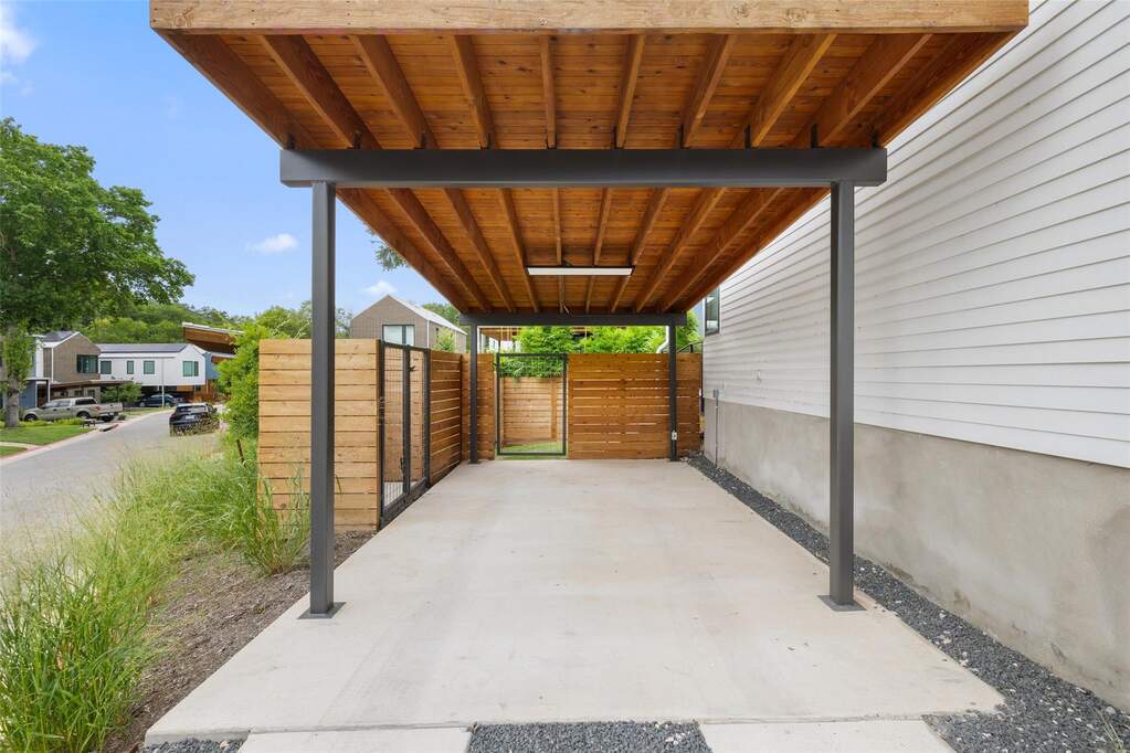 3 Bedroom Single Family Home/House's Image 3