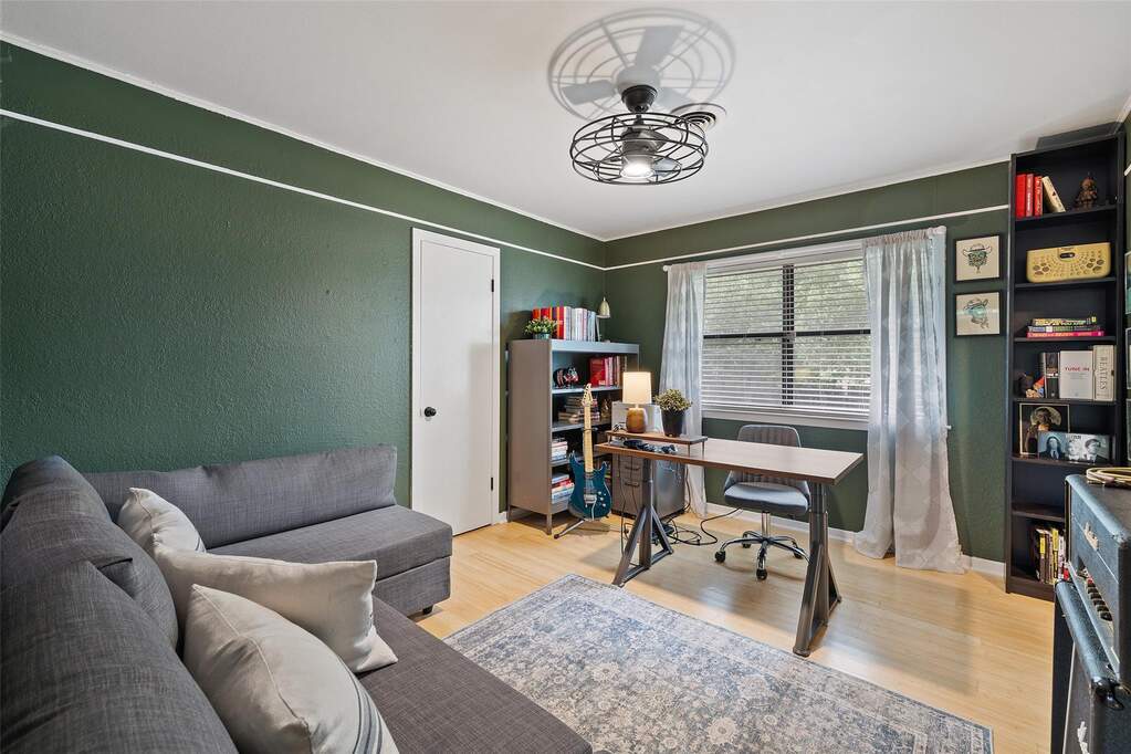 3 Bedroom Single Family Home/House's Image 21