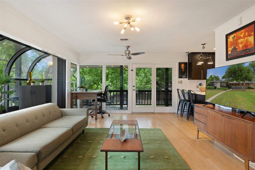 3 Bedroom Single Family Home/House's Image 3