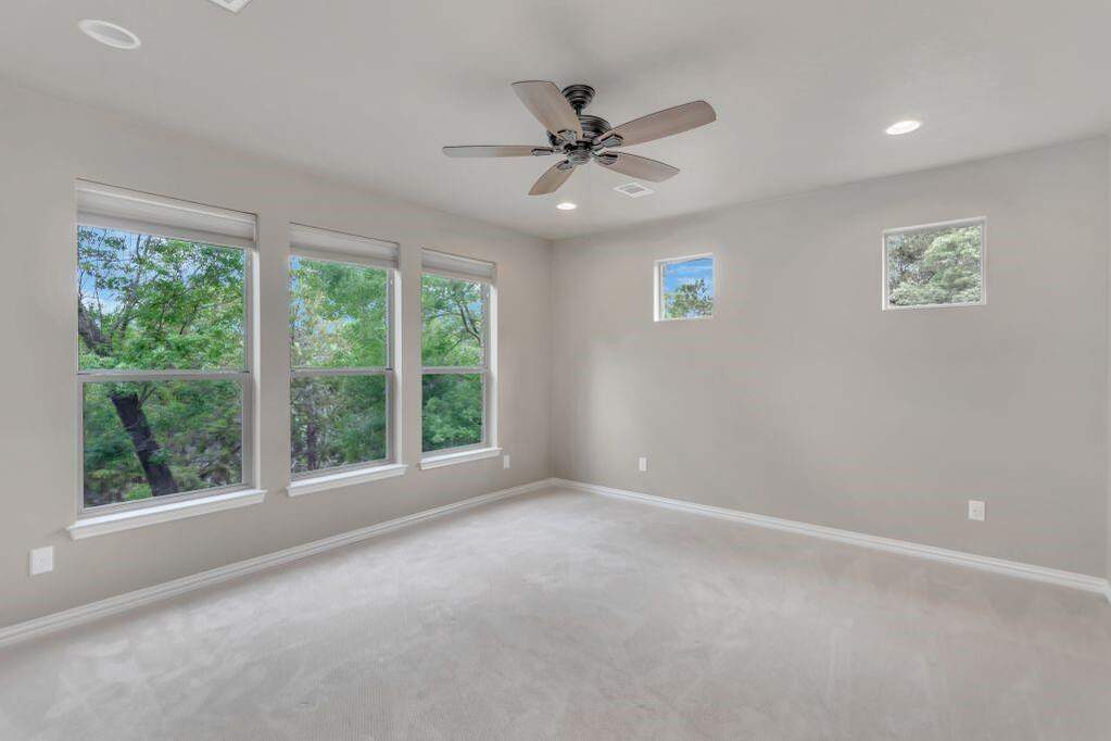 4 Bedroom Single Family Home/House's Image 10