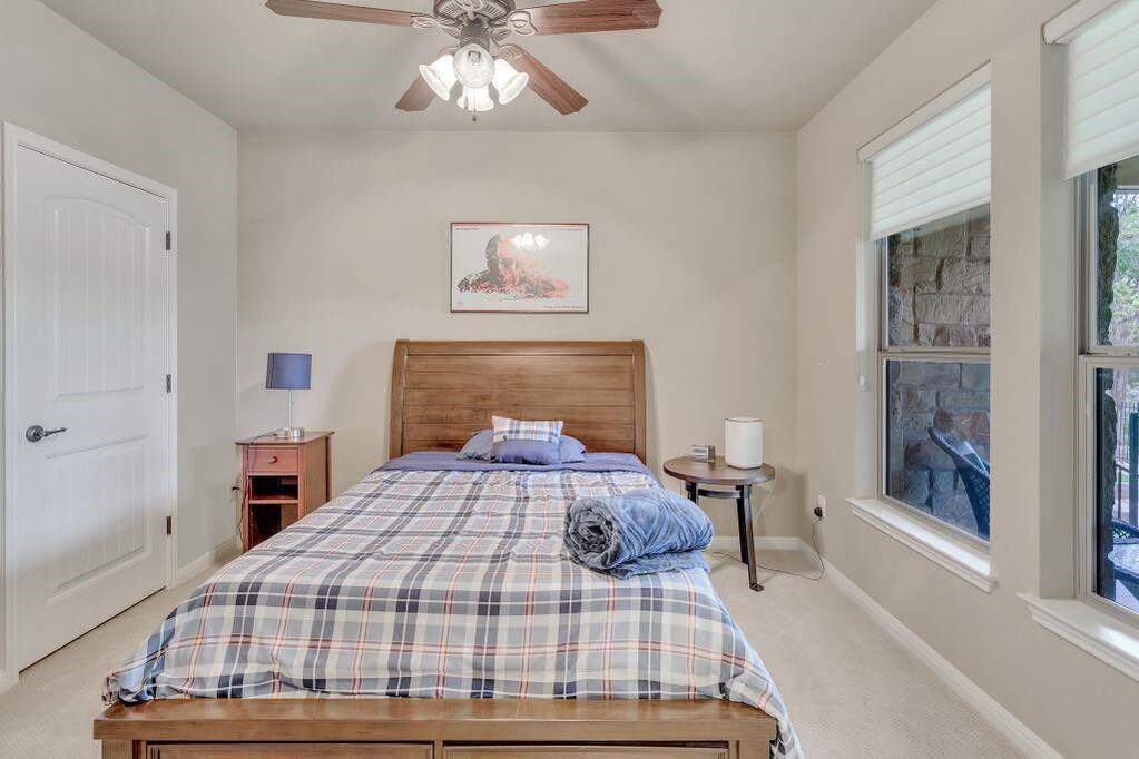 4 Bedroom Single Family Home/House's Image 14