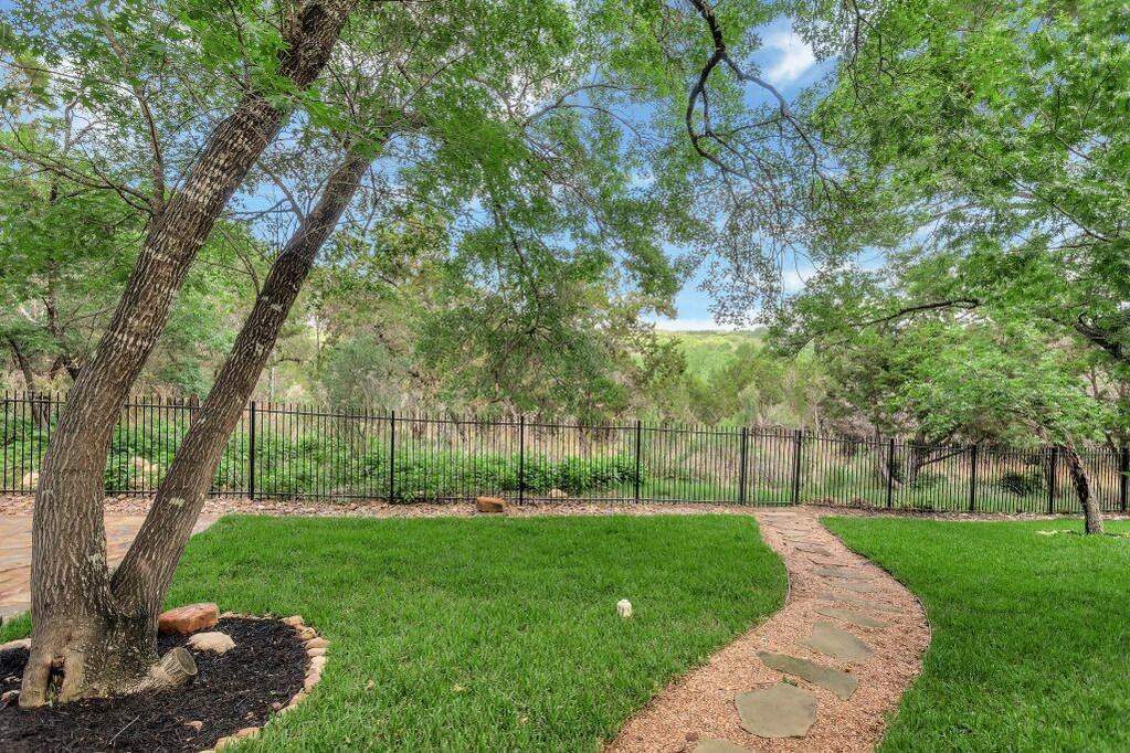 4 Bedroom Single Family Home/House's Image 23
