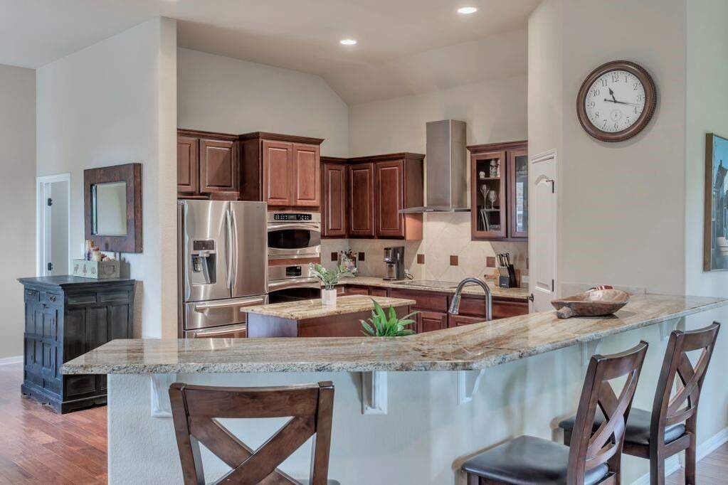 4 Bedroom Single Family Home/House's Image 6