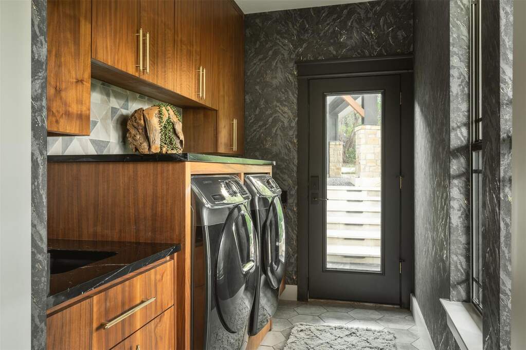 4 Bedroom Single Family Home/House's Image 20