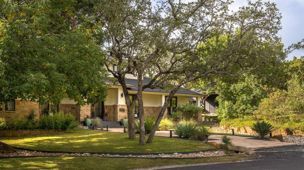 4 Bedroom Single Family Home/House's Image 35