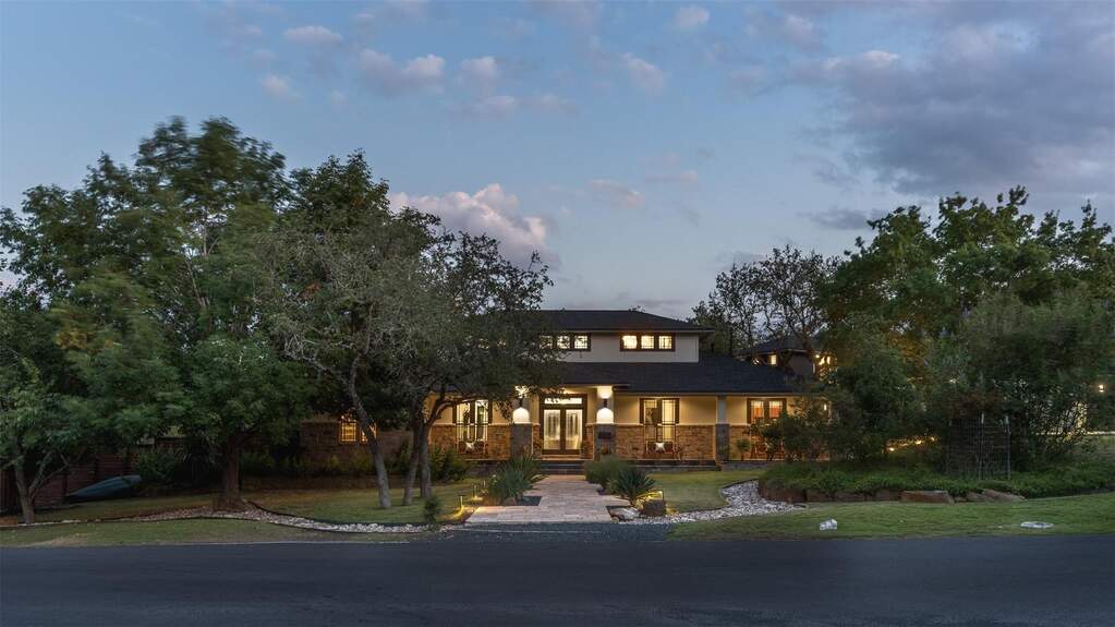 4 Bedroom Single Family Home/House's Image 37