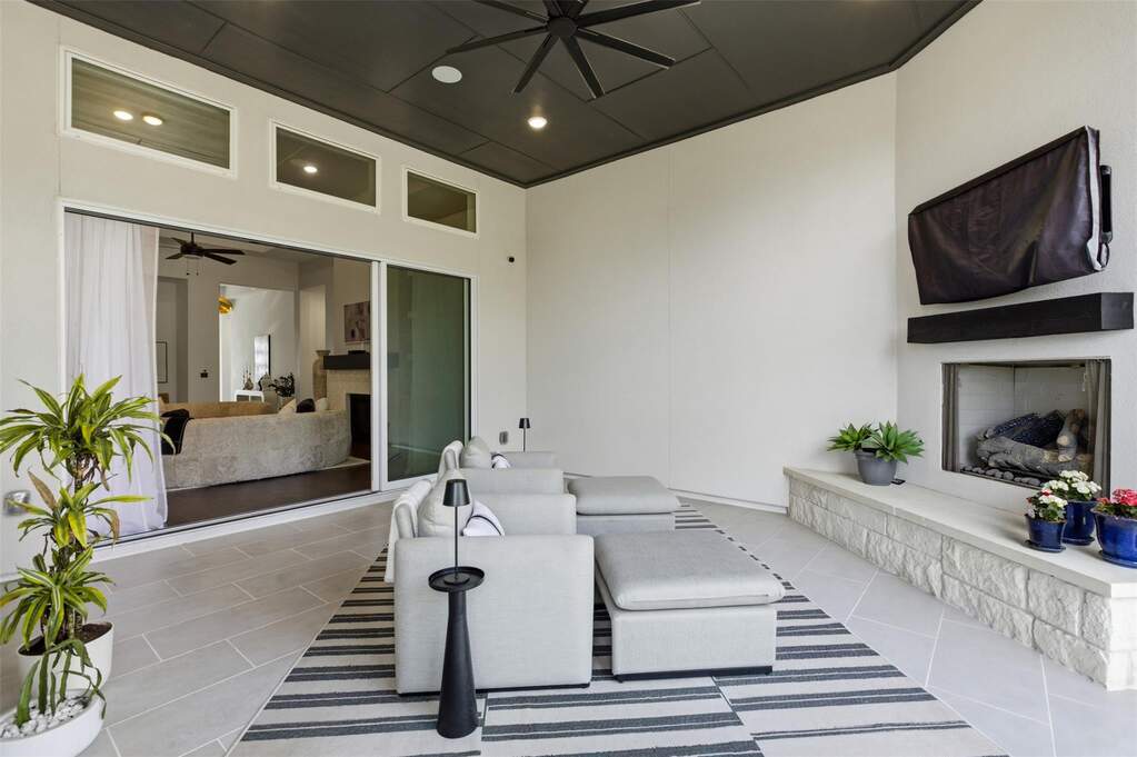 4 Bedroom Single Family Home/House's Image 16