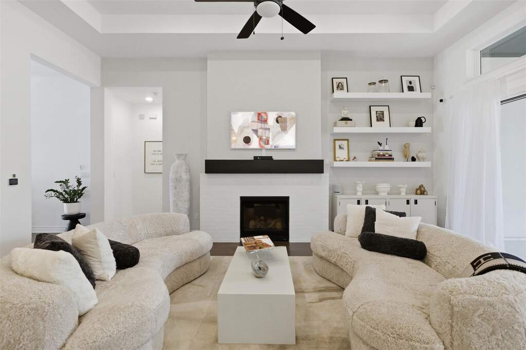 4 Bedroom Single Family Home/House's Image 5