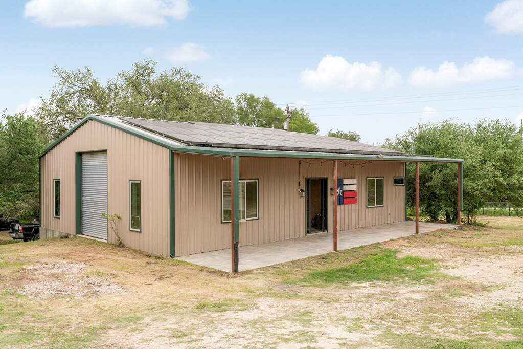 3 Bedroom Single Family Home/House's Image 31