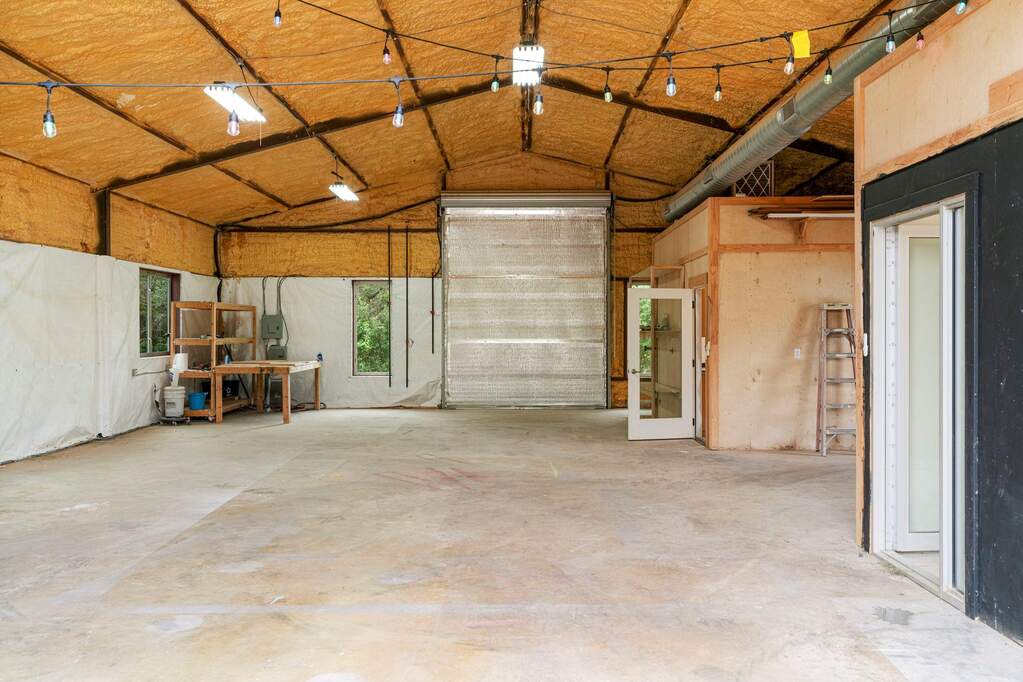 3 Bedroom Single Family Home/House's Image 32