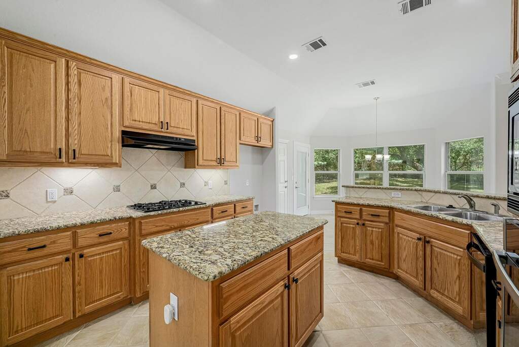 3 Bedroom Single Family Home/House's Image 9