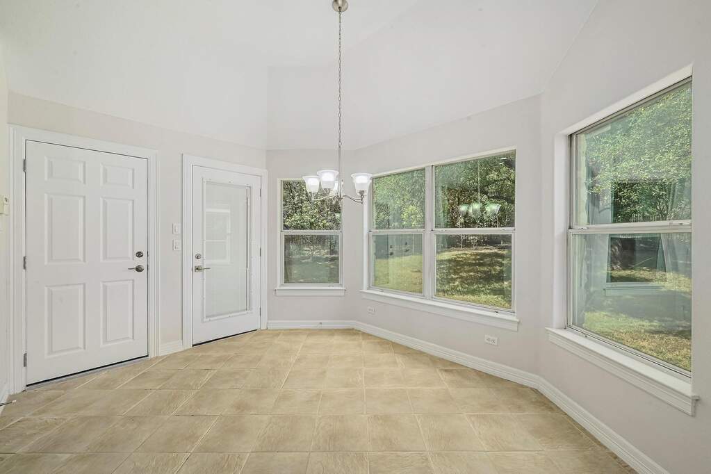 3 Bedroom Single Family Home/House's Image 11