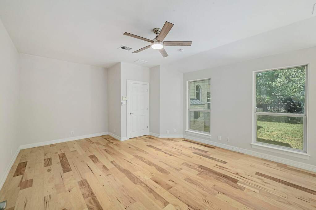 3 Bedroom Single Family Home/House's Image 12