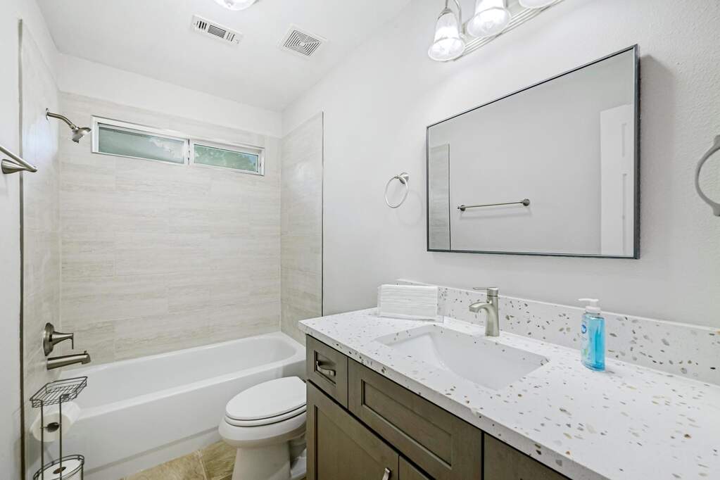 3 Bedroom Single Family Home/House's Image 17