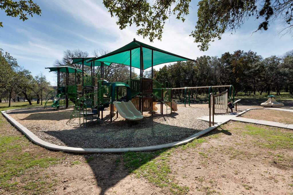 3 Bedroom Single Family Home/House's Image 32
