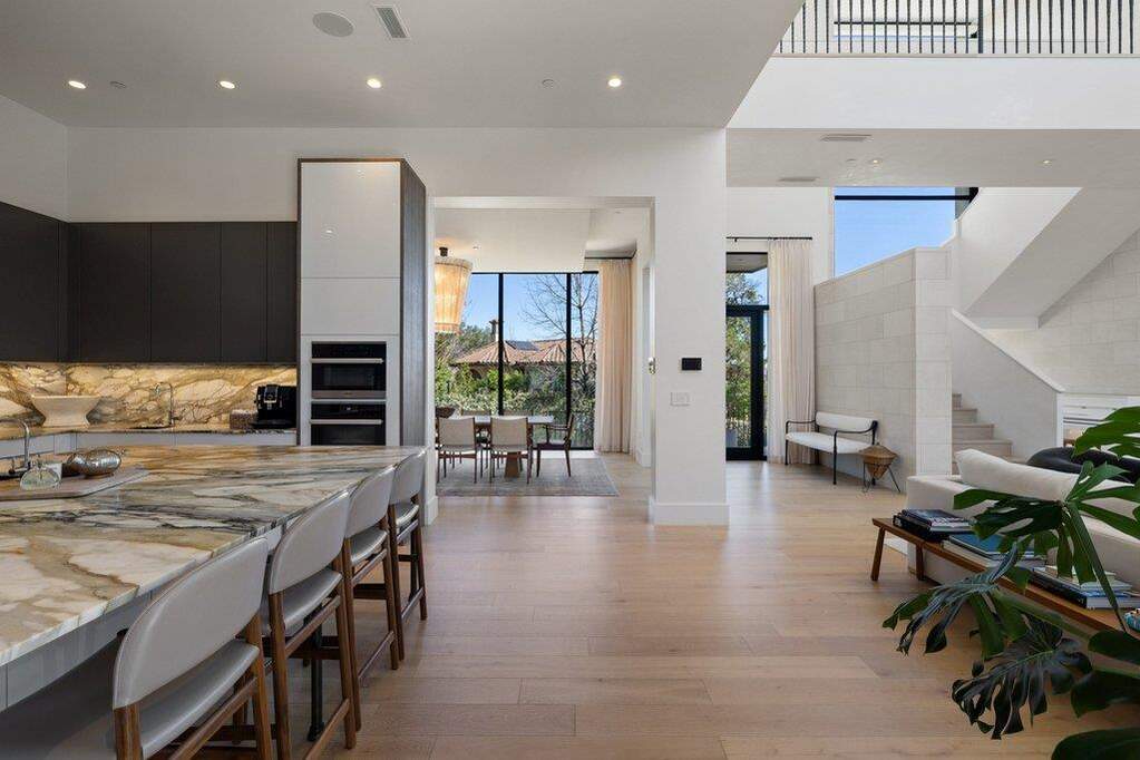 4 Bedroom Single Family Home/House's Image 21