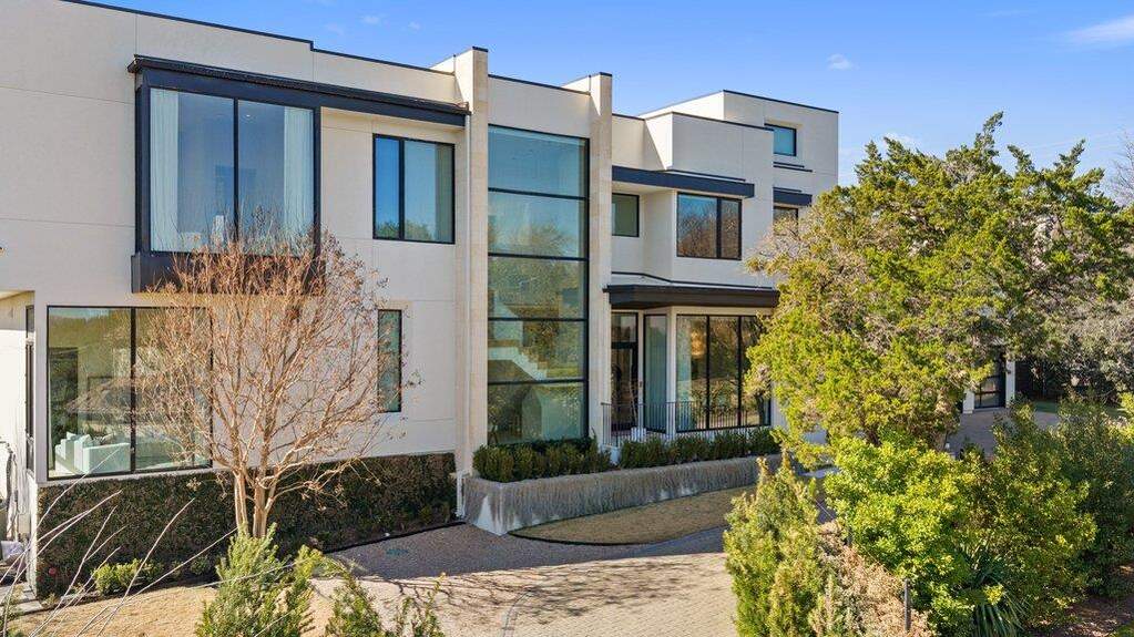 4 Bedroom Single Family Home/House's Image 24