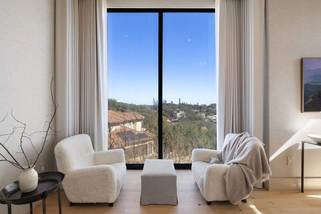 4 Bedroom Single Family Home/House's Image 25