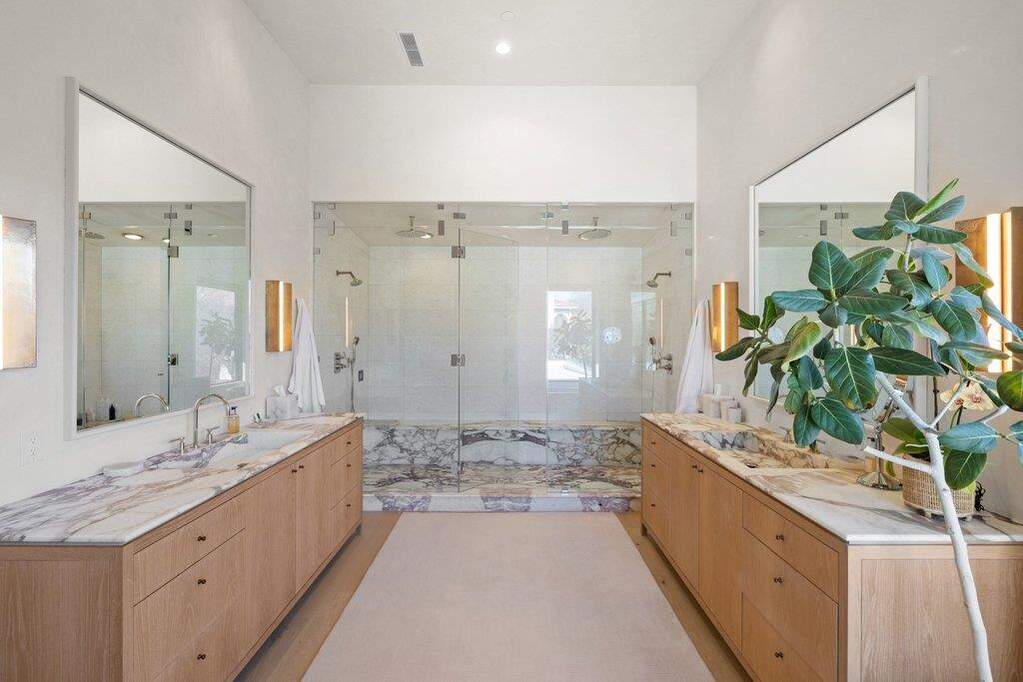 4 Bedroom Single Family Home/House's Image 26