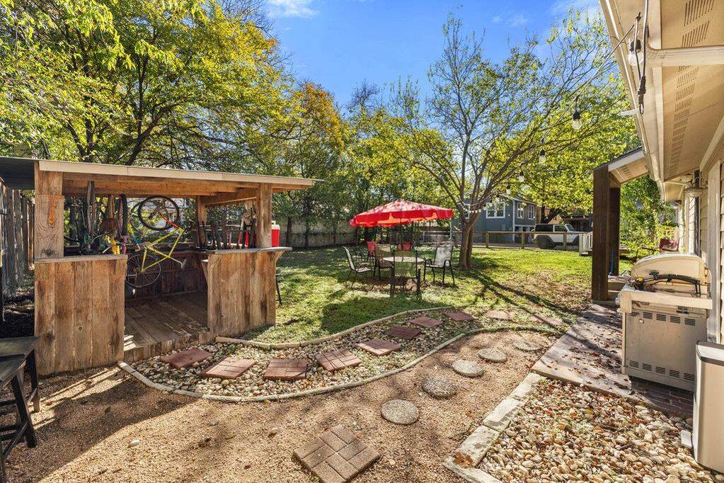 3 Bedroom Single Family Home/House's Image 12
