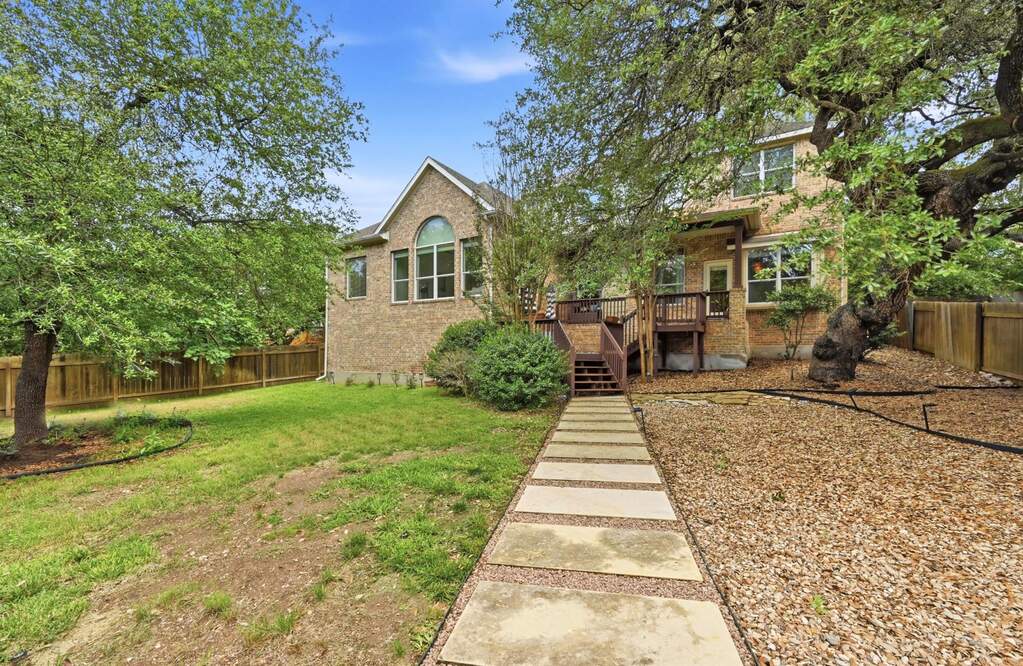 5 Bedroom Single Family Home/House's Image 25