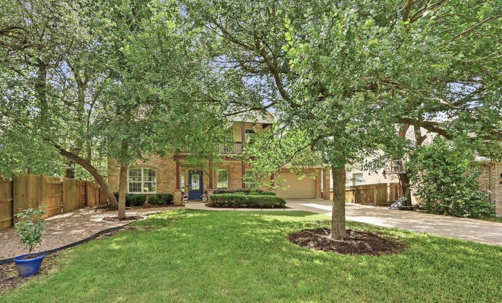 5 Bedroom Single Family Home/House's Image 27