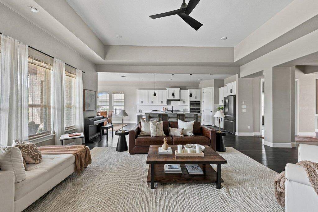 4 Bedroom Single Family Home/House's Image 8