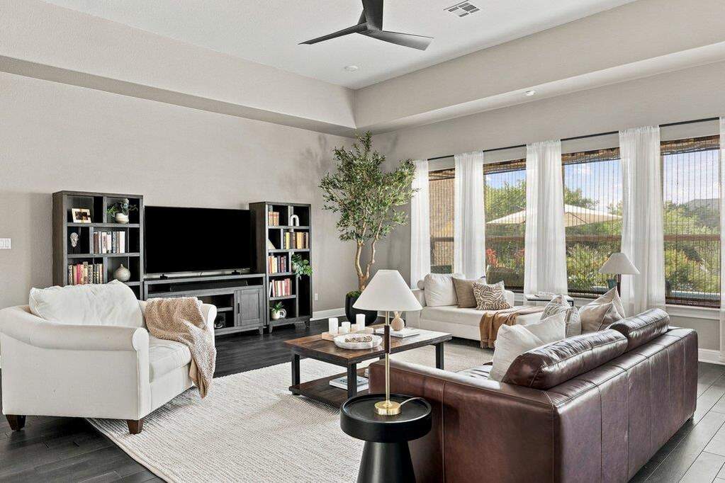 4 Bedroom Single Family Home/House's Image 12